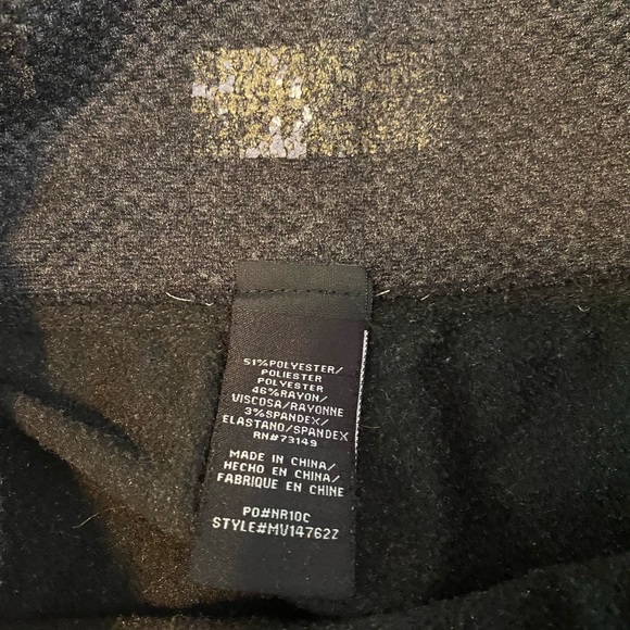 Gray seamless leggings. Fit like a small - Picture 3 of 3